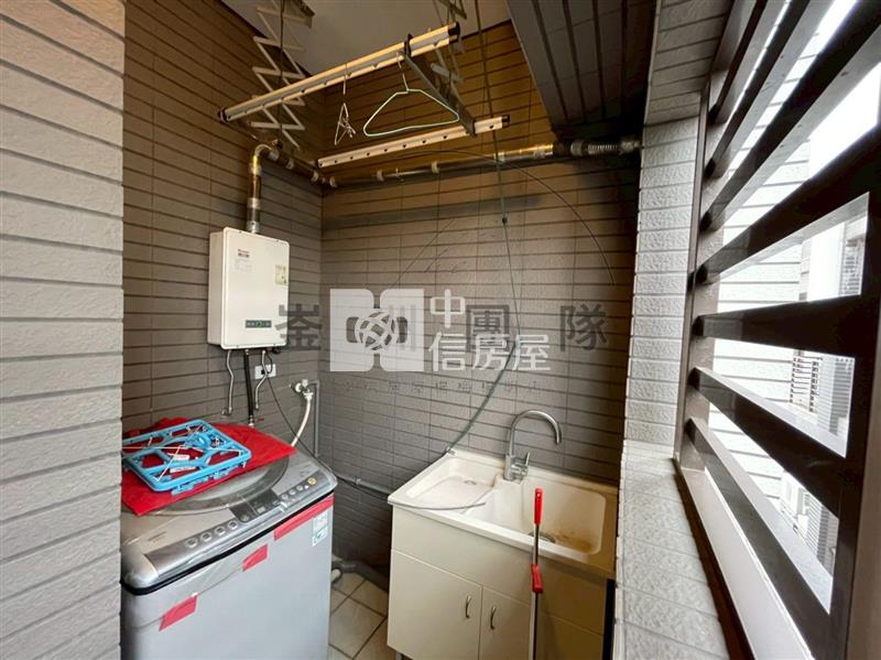 智富城高樓層景觀２房車房屋室內格局與周邊環境