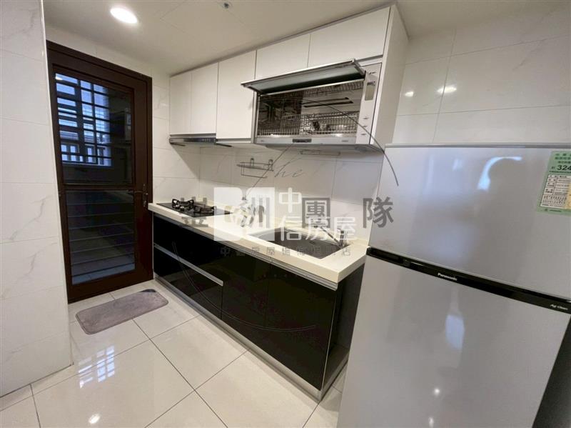 智富城高樓層景觀２房車房屋室內格局與周邊環境