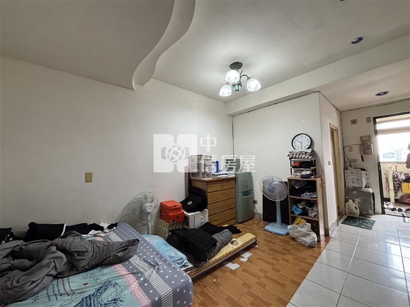 民族路旁-優質電梯套房房屋室內格局與周邊環境