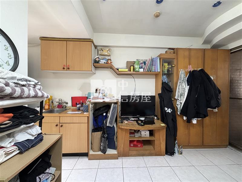 民族路旁-優質電梯套房房屋室內格局與周邊環境