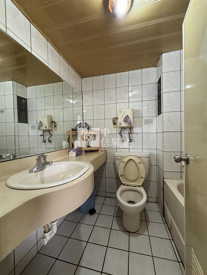 民族路旁-優質電梯套房房屋室內格局與周邊環境