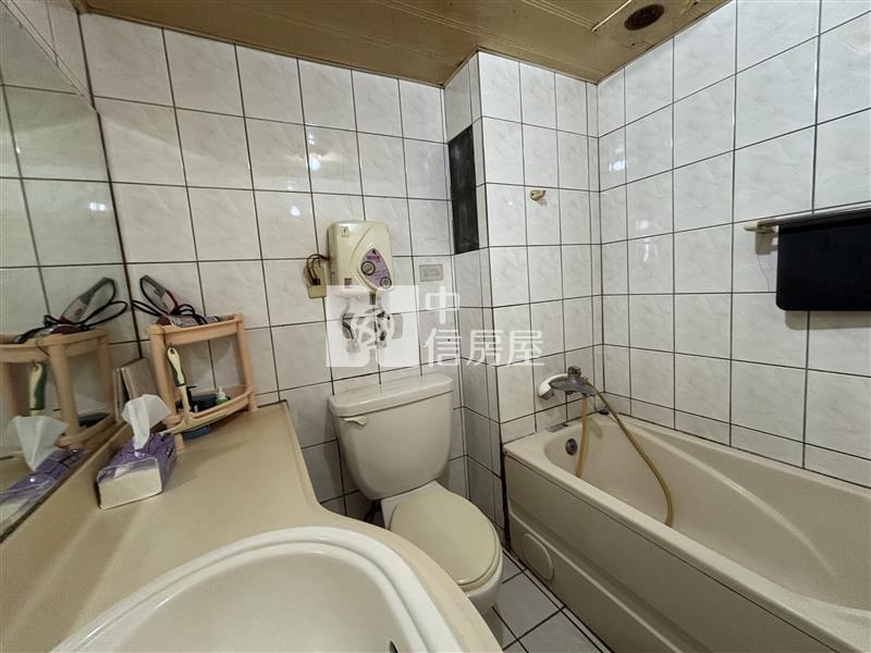 民族路旁-優質電梯套房房屋室內格局與周邊環境