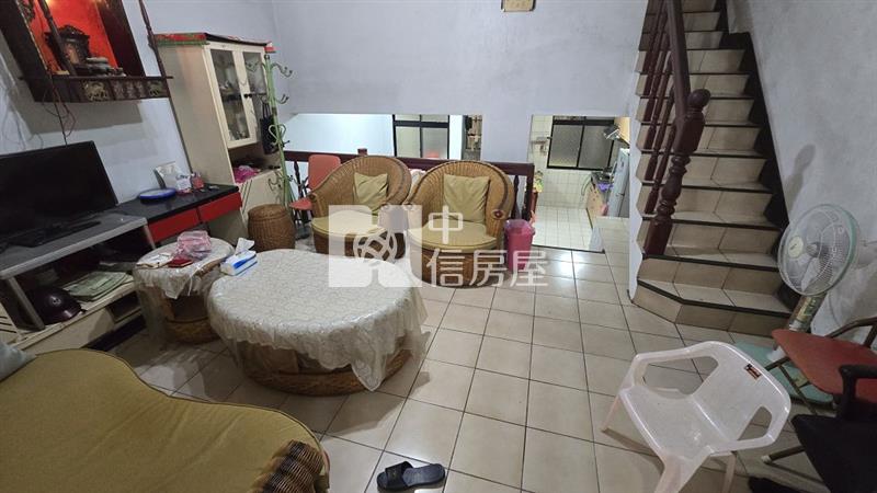 內壢火車站重疊別墅一,二樓(中信卓越團隊)房屋室內格局與周邊環境