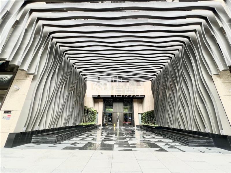 巴黎第六區二房二衛+車位房屋室內格局與周邊環境