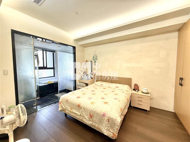 巴黎第六區二房二衛+車位房屋室內格局與周邊環境