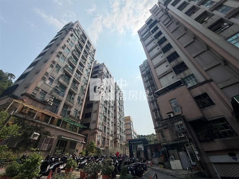 獨家！羅傑摩爾Ｂ區低總價高樓車房屋室內格局與周邊環境