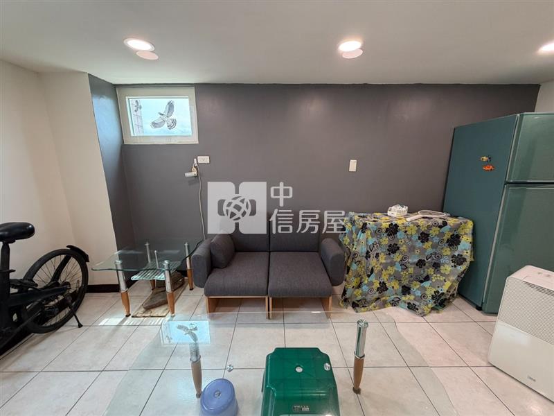 獨家！羅傑摩爾Ｂ區低總價高樓車房屋室內格局與周邊環境