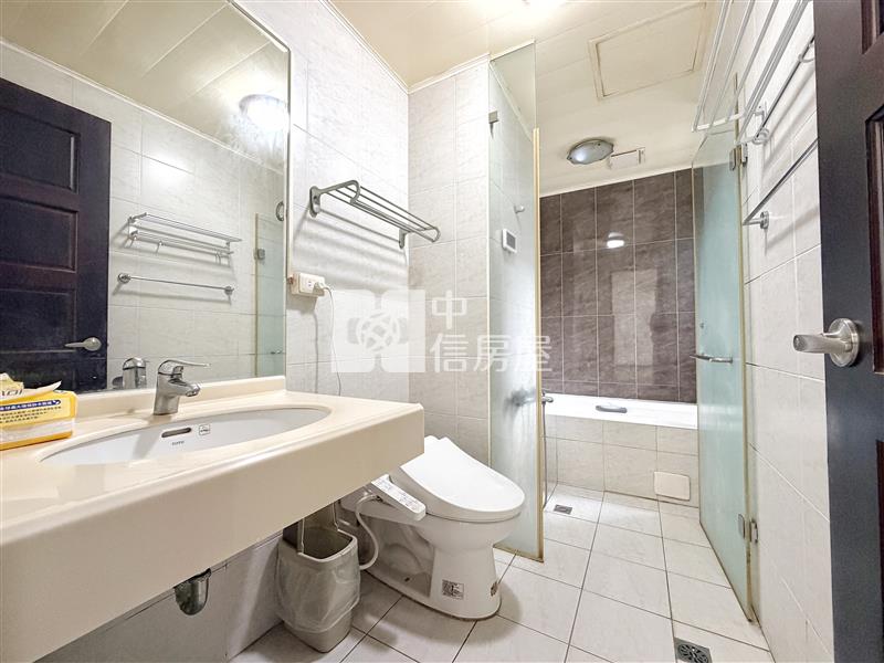 佳茂中山會館兩房車位房屋室內格局與周邊環境