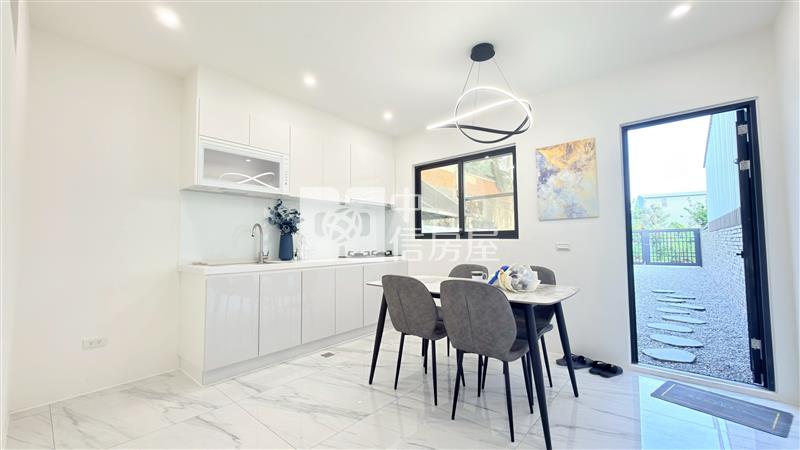 中庄店住 ★影音空拍在中信嘉義玉山店房屋室內格局與周邊環境