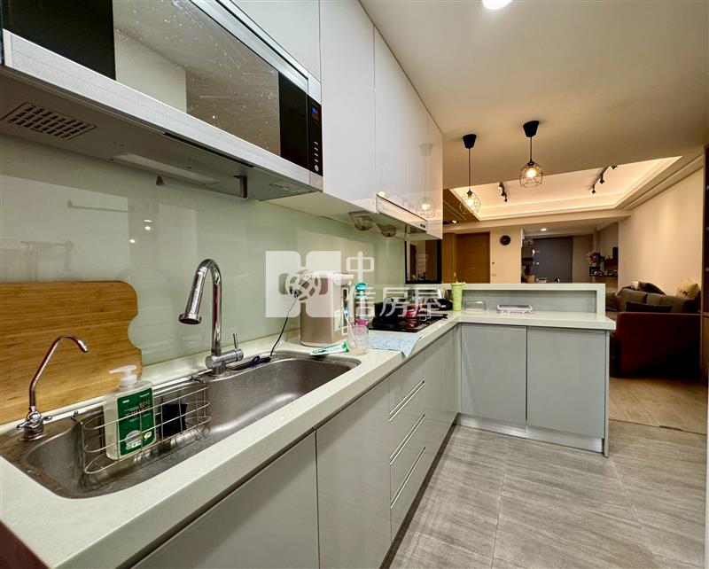 逢甲商圈精裝漂亮大2+1房二樓美寓房屋室內格局與周邊環境