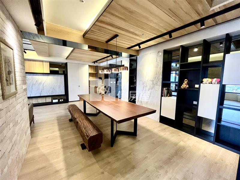 佳福青樂4改3雙車帝王視野戶房屋室內格局與周邊環境