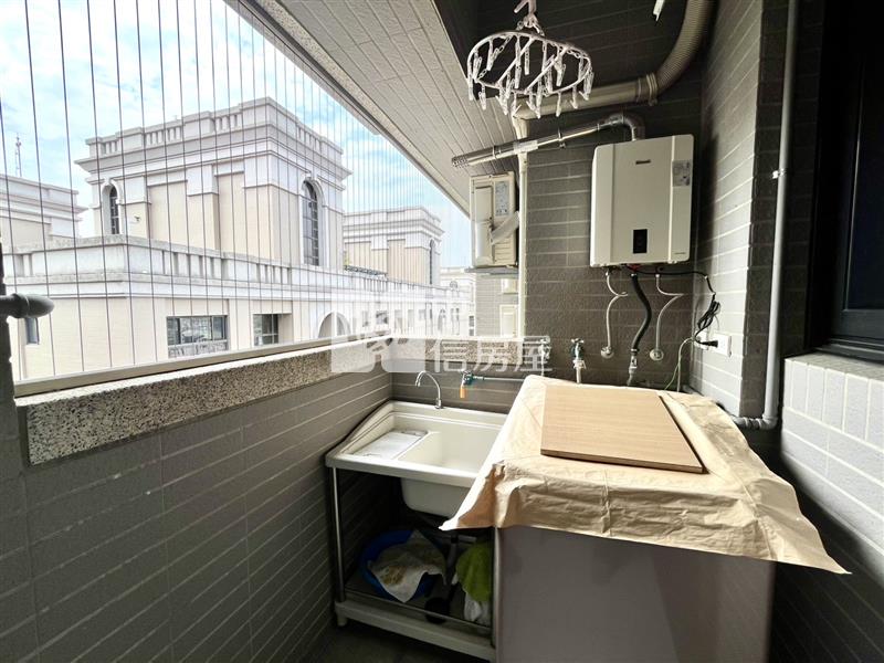 佳福青樂4改3雙車帝王視野戶房屋室內格局與周邊環境