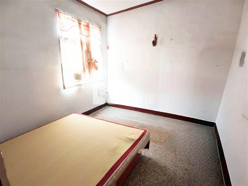 麻豆興國路39大地坪庭院車庫透天房屋室內格局與周邊環境