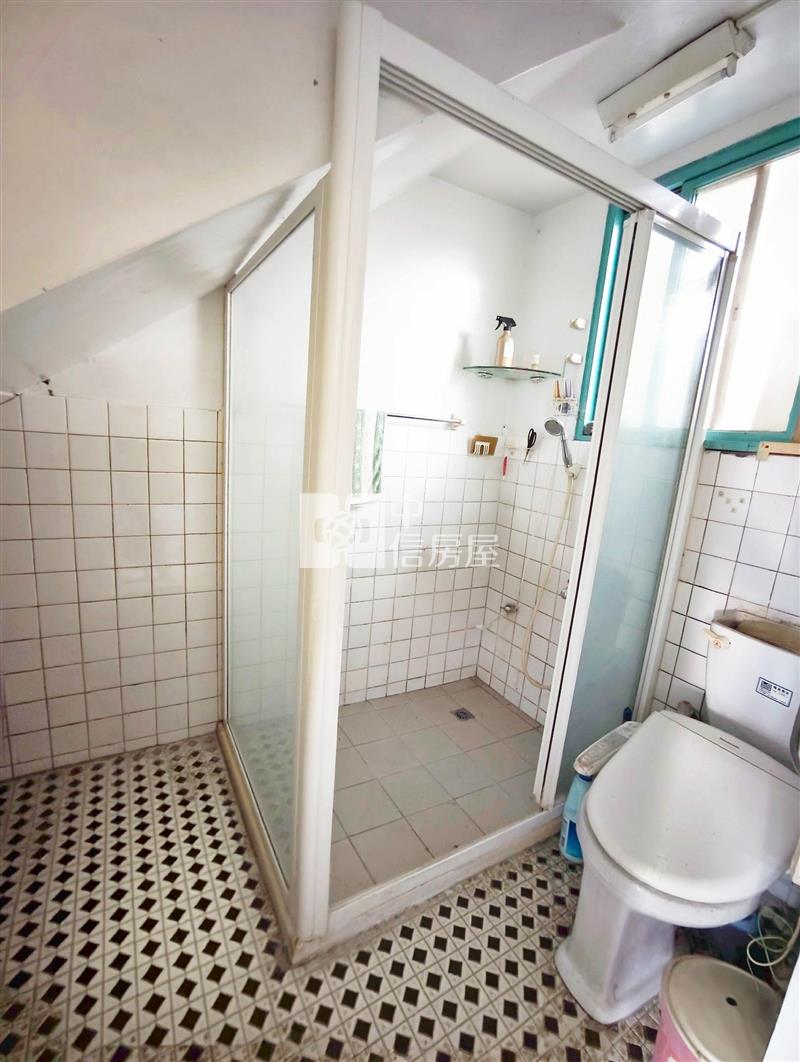 麻豆興國路39大地坪庭院車庫透天房屋室內格局與周邊環境