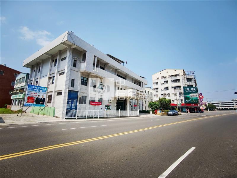 麻豆興國路39大地坪庭院車庫透天房屋室內格局與周邊環境