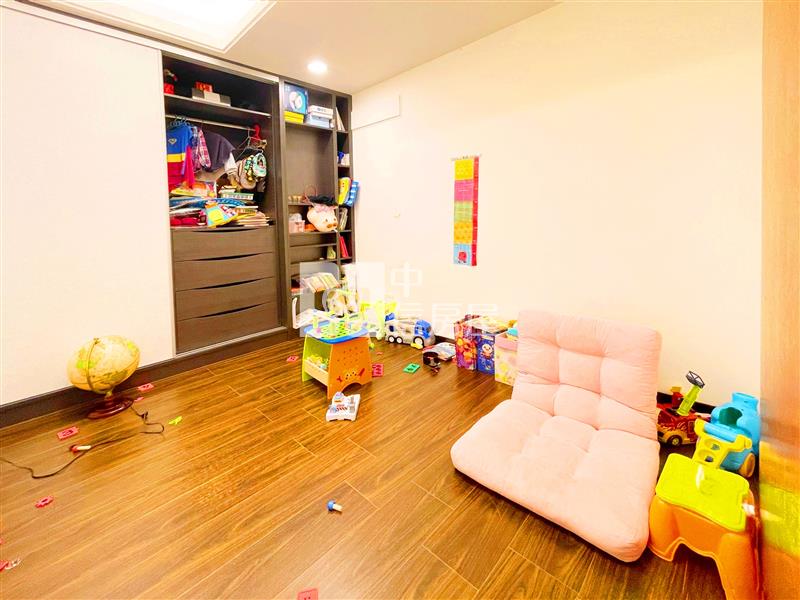 科博館大面寬1-3樓店住房屋室內格局與周邊環境