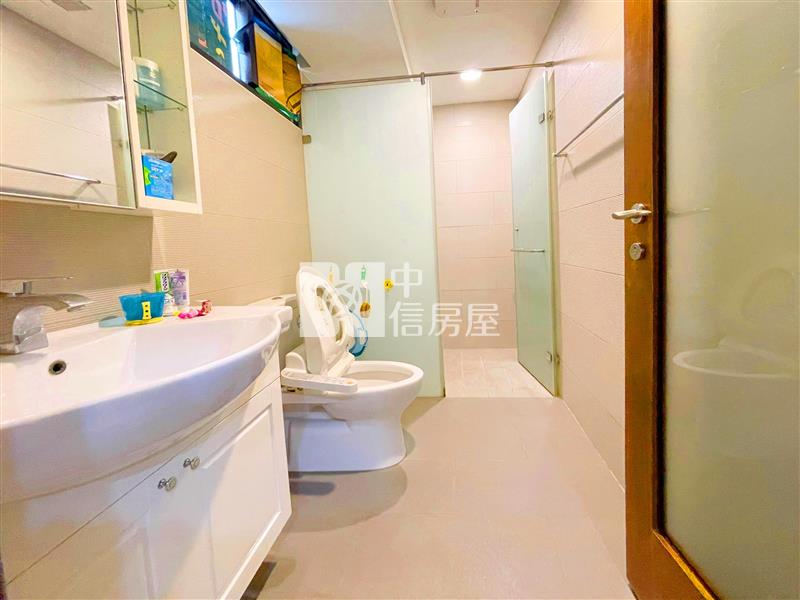 科博館大面寬1-3樓店住房屋室內格局與周邊環境