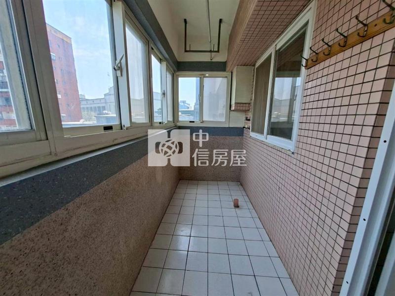 A21捷運旁宏國新城電梯3房房屋室內格局與周邊環境