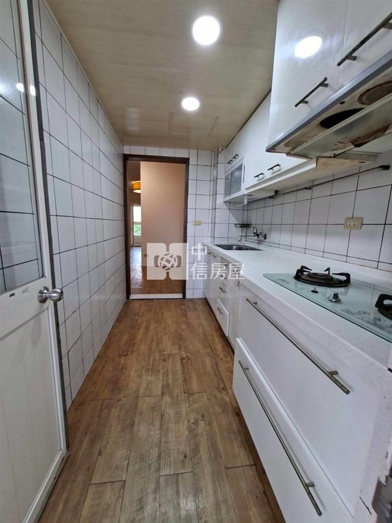 A21捷運旁宏國新城電梯3房房屋室內格局與周邊環境