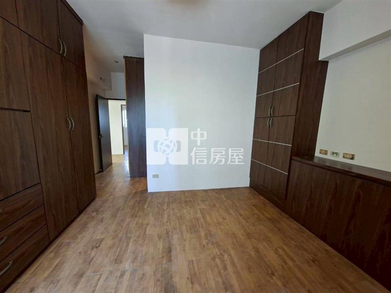 A21捷運旁宏國新城電梯3房房屋室內格局與周邊環境