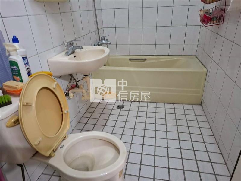 仁德中正路二段大地坪透天店面房屋室內格局與周邊環境