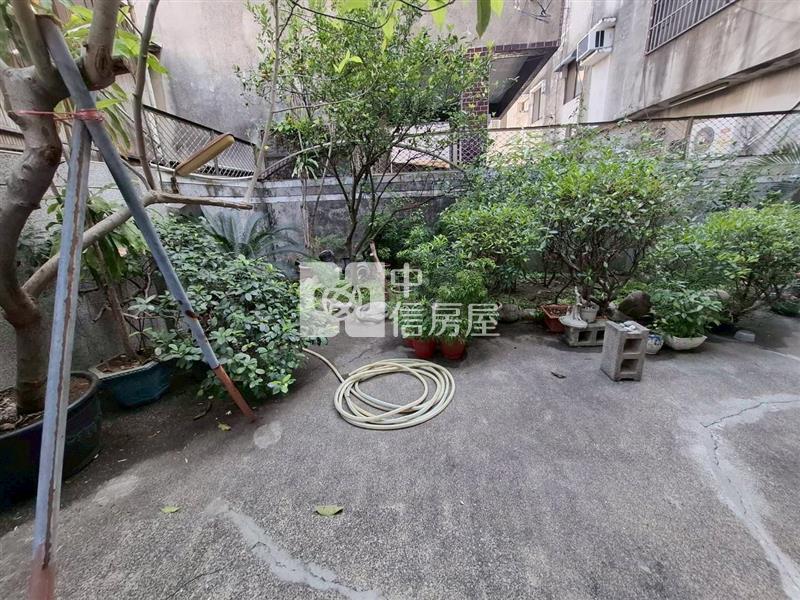 仁德中正路二段大地坪透天店面房屋室內格局與周邊環境