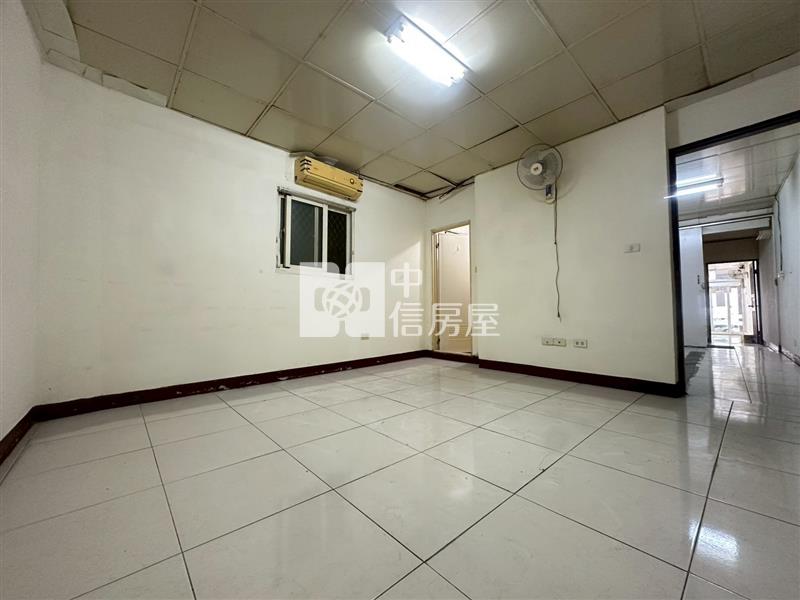 正台灣大道20米路商業區買地送屋房屋室內格局與周邊環境