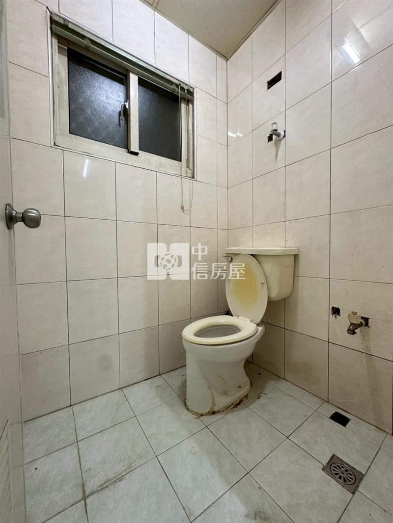 正台灣大道20米路商業區買地送屋房屋室內格局與周邊環境