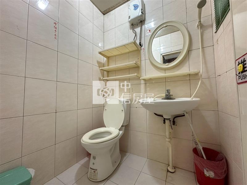 正台灣大道20米路商業區買地送屋房屋室內格局與周邊環境