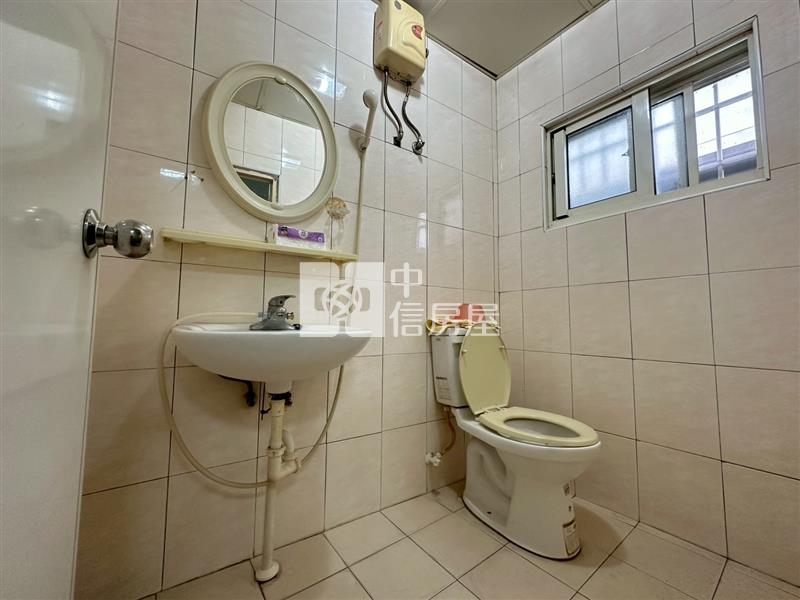 正台灣大道20米路商業區買地送屋房屋室內格局與周邊環境