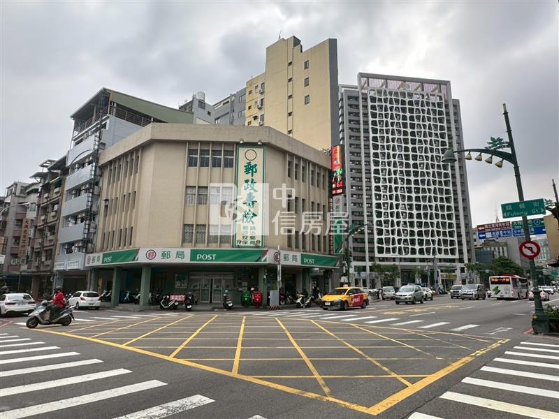 正台灣大道20米路商業區買地送屋房屋室內格局與周邊環境