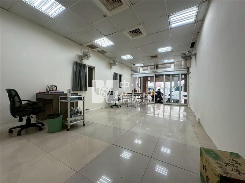 正台灣大道20米路商業區買地送屋房屋室內格局與周邊環境