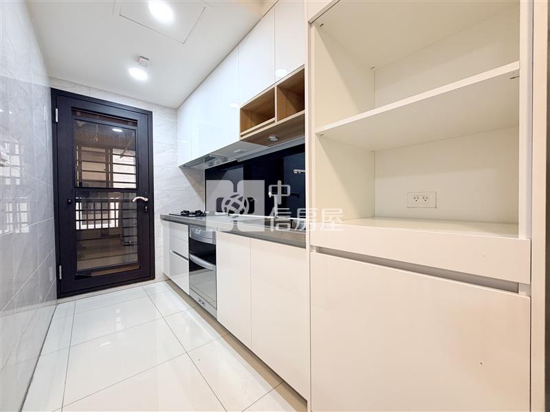 勝美新東區三房平車房屋室內格局與周邊環境