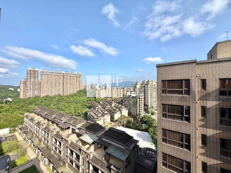 御花園高樓景觀電梯三房房屋室內格局與周邊環境