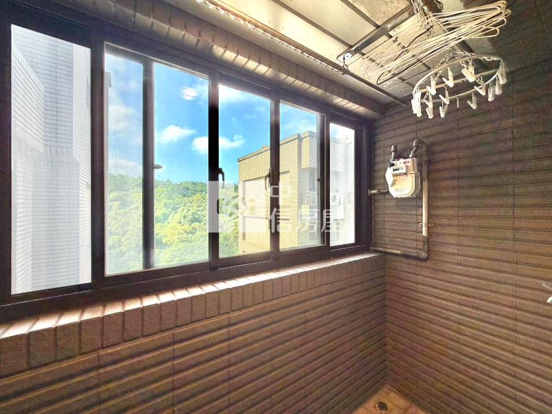 御花園高樓景觀電梯三房房屋室內格局與周邊環境