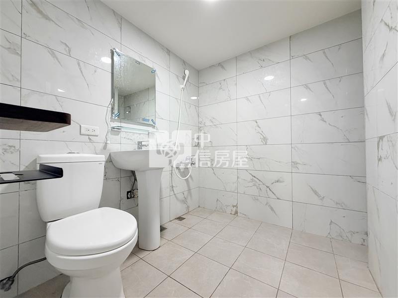 精誠寶座3+1房平車房屋室內格局與周邊環境