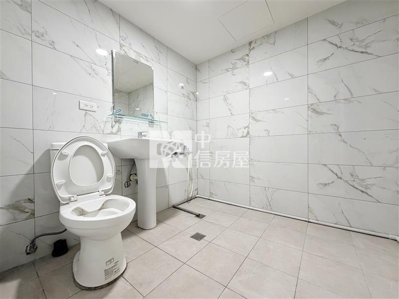 精誠寶座3+1房平車房屋室內格局與周邊環境