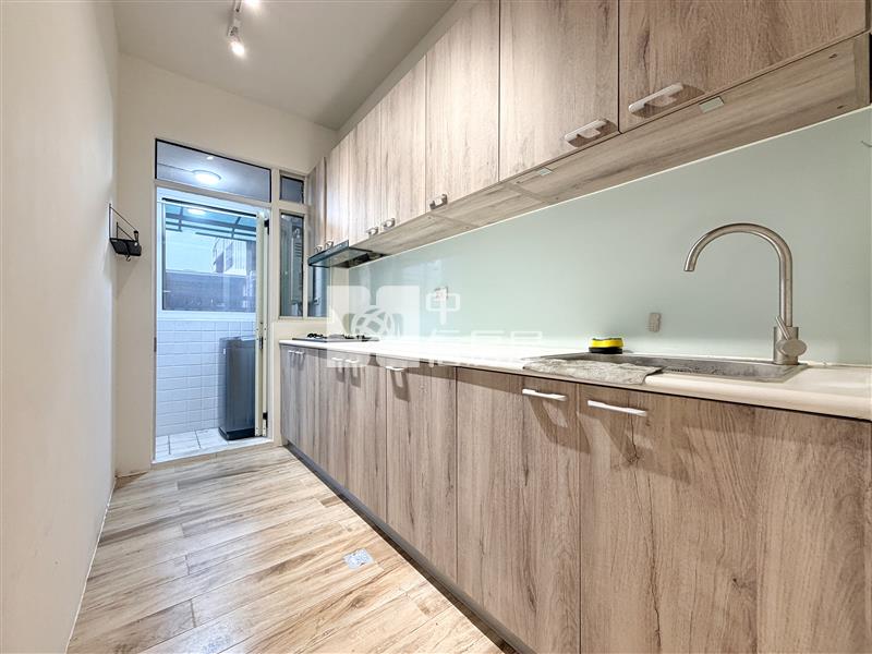 精誠寶座3+1房平車房屋室內格局與周邊環境