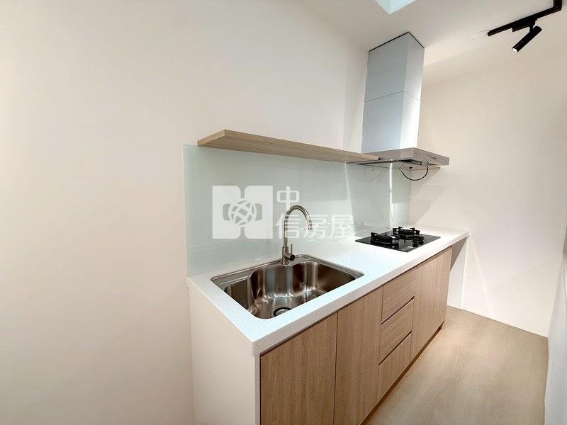 獅子林整新透天房屋室內格局與周邊環境