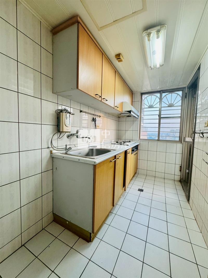 大俊國朝南三房雙車位房屋室內格局與周邊環境