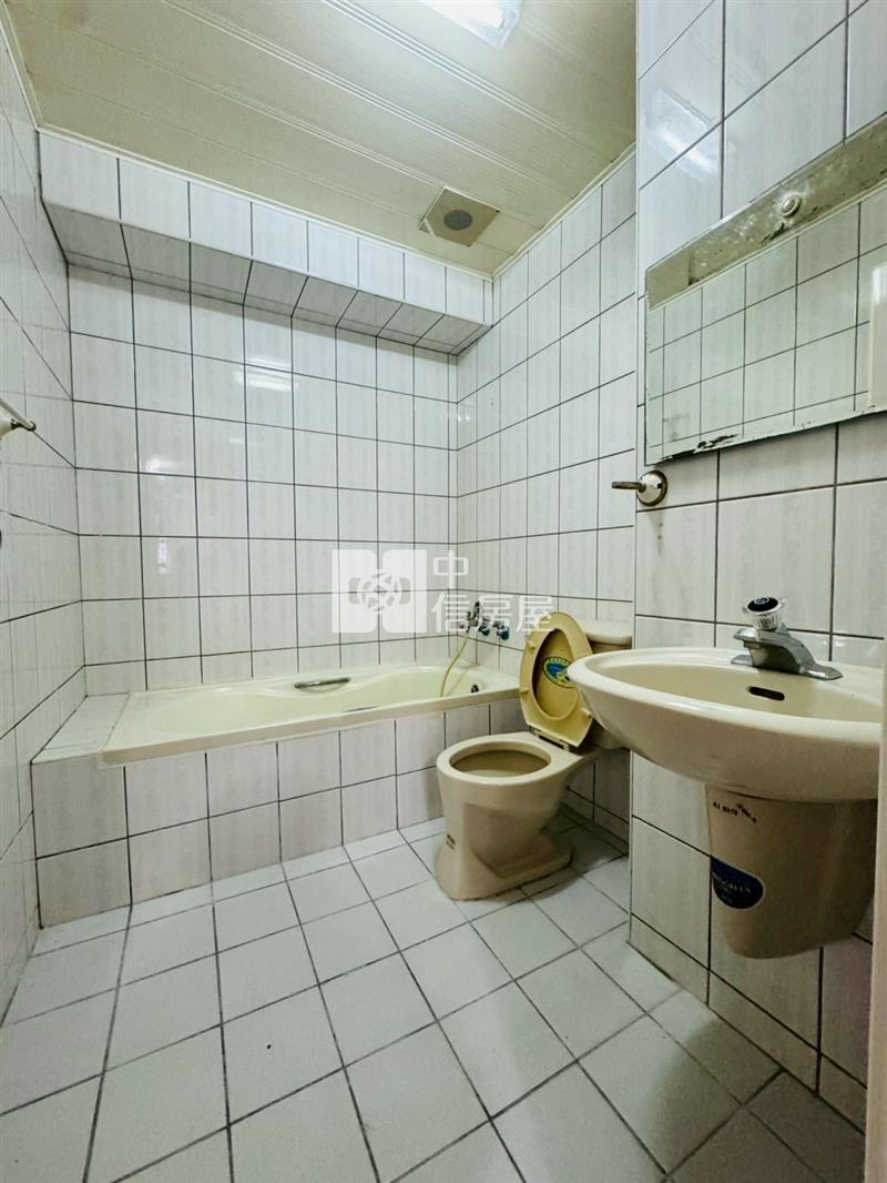 大俊國朝南三房雙車位房屋室內格局與周邊環境