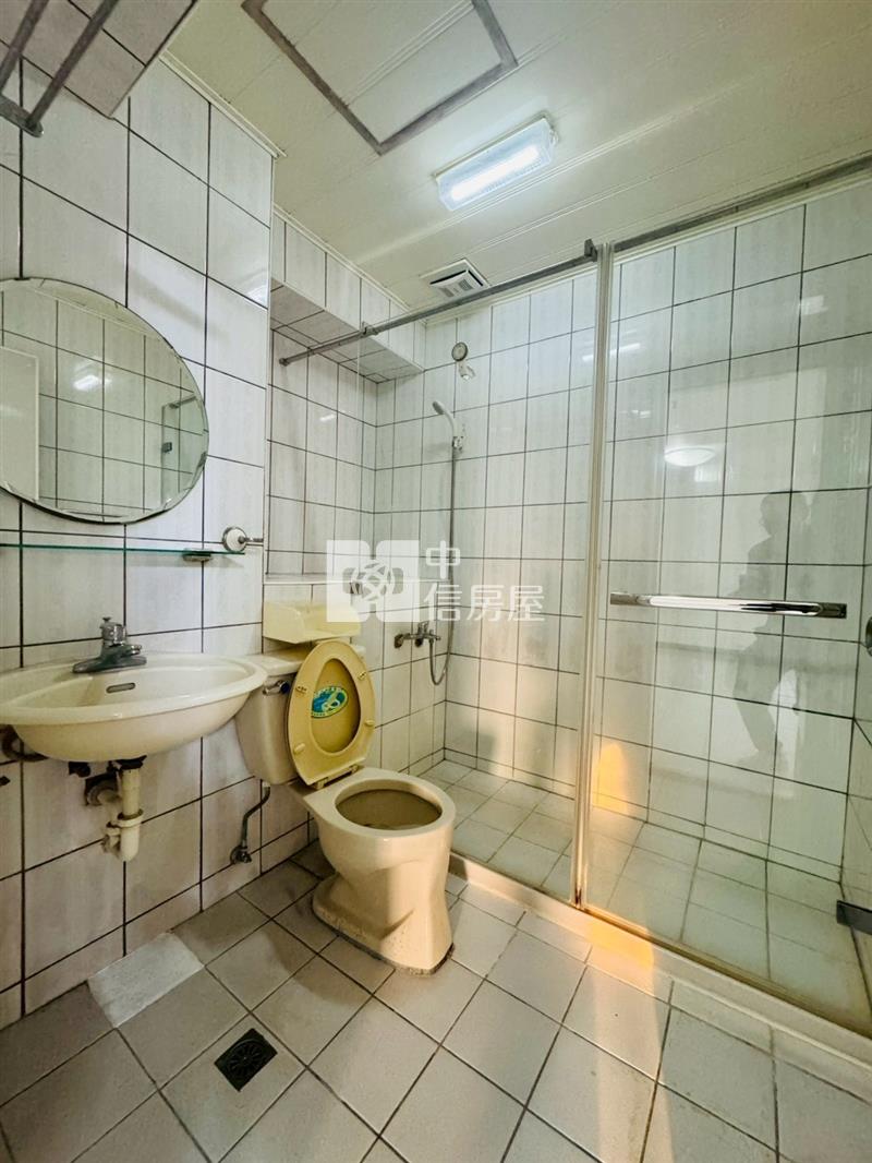 大俊國朝南三房雙車位房屋室內格局與周邊環境