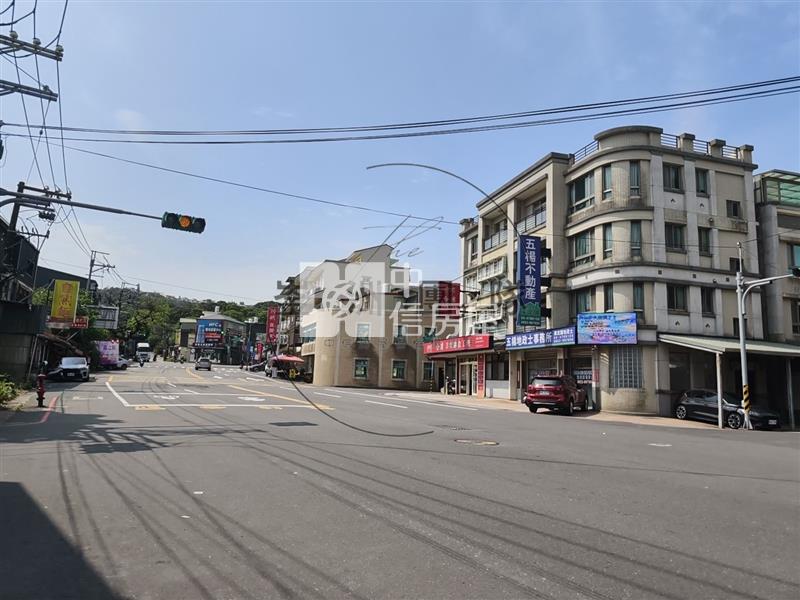 五楊交流道旁都計美田房屋室內格局與周邊環境