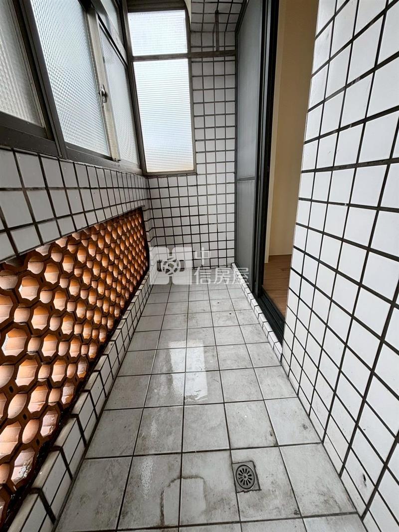 內壢環中邊間3+1房+車位房屋室內格局與周邊環境