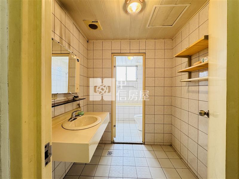 獨家!南區近中山醫大安名流大廈四房附車房屋室內格局與周邊環境