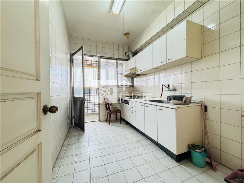 獨家!南區近中山醫大安名流大廈四房附車房屋室內格局與周邊環境