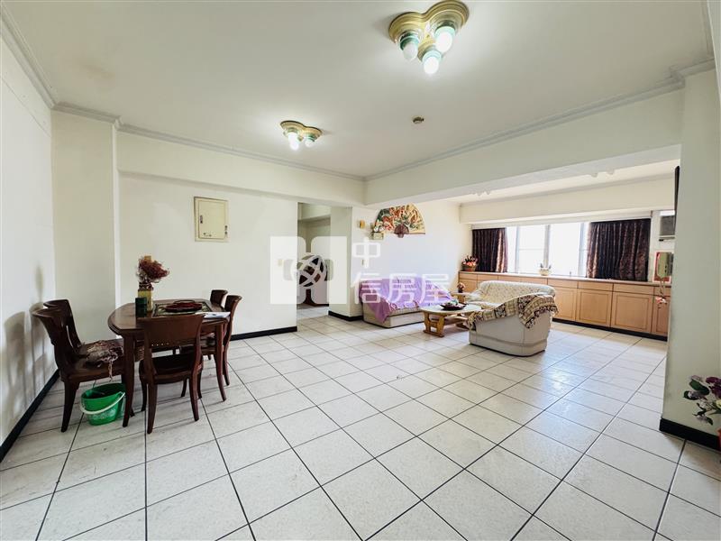 獨家!南區近中山醫大安名流大廈四房附車房屋室內格局與周邊環境