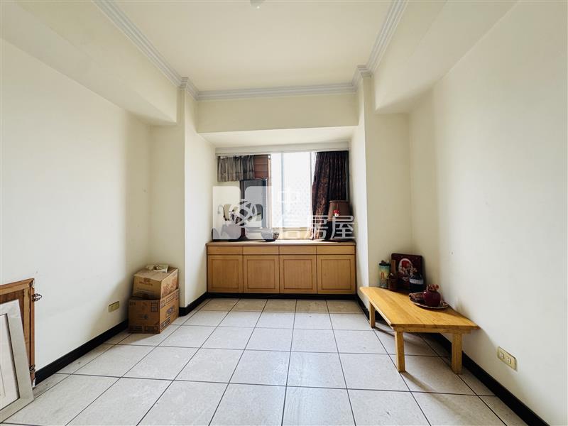 獨家!南區近中山醫大安名流大廈四房附車房屋室內格局與周邊環境