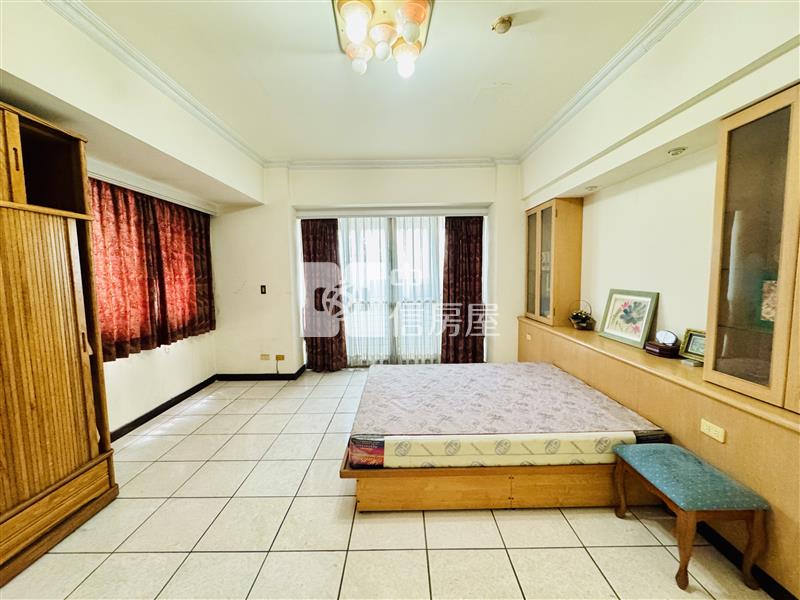 獨家!南區近中山醫大安名流大廈四房附車房屋室內格局與周邊環境