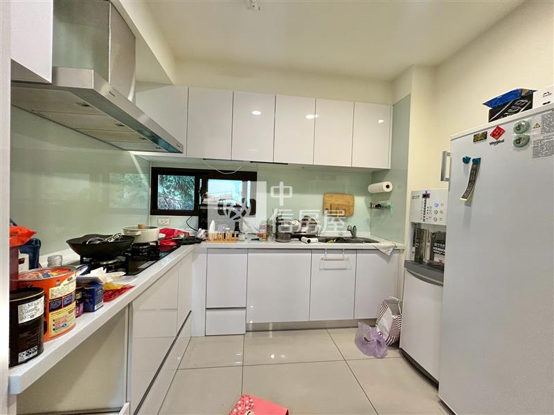 7年屋雙車精裝美墅房屋室內格局與周邊環境